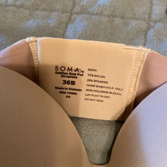 Like new Enbliss Stay Put Wireless Strapless Bra - Picture 2 of 5